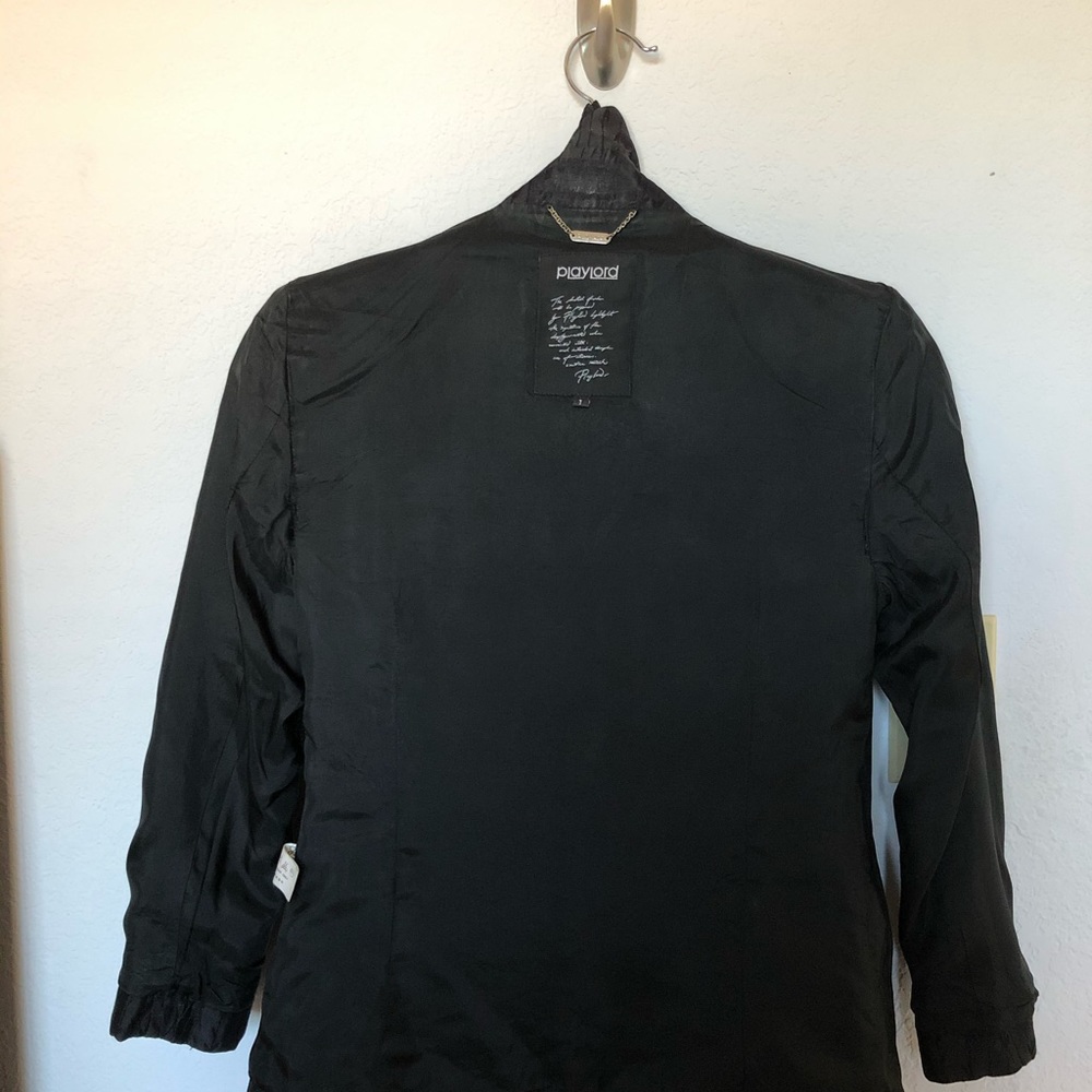 Blazer - Picture 4 of 8